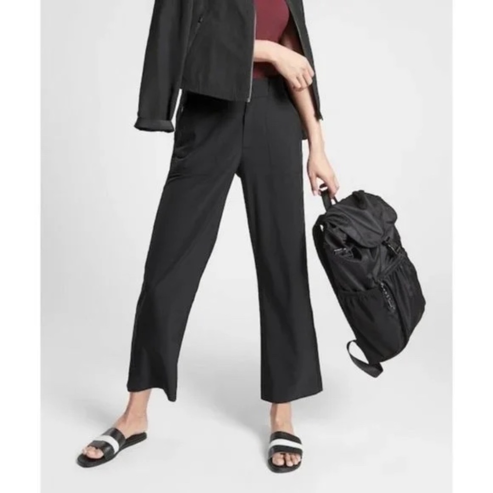 Athleta Tribeca Utility Crop Pant - size 2 - black